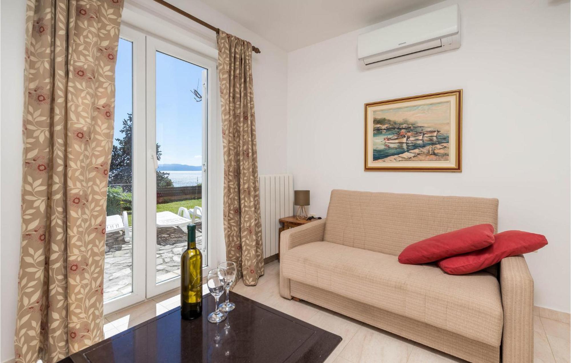 1 Bedroom Cozy Apartment In Icici Bagian luar foto